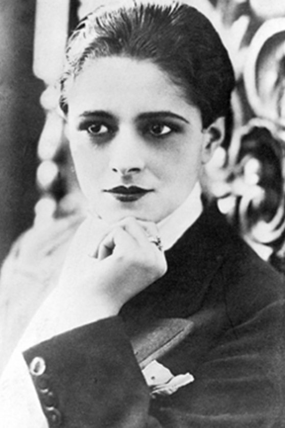 بازیگر Mercedes Simone  