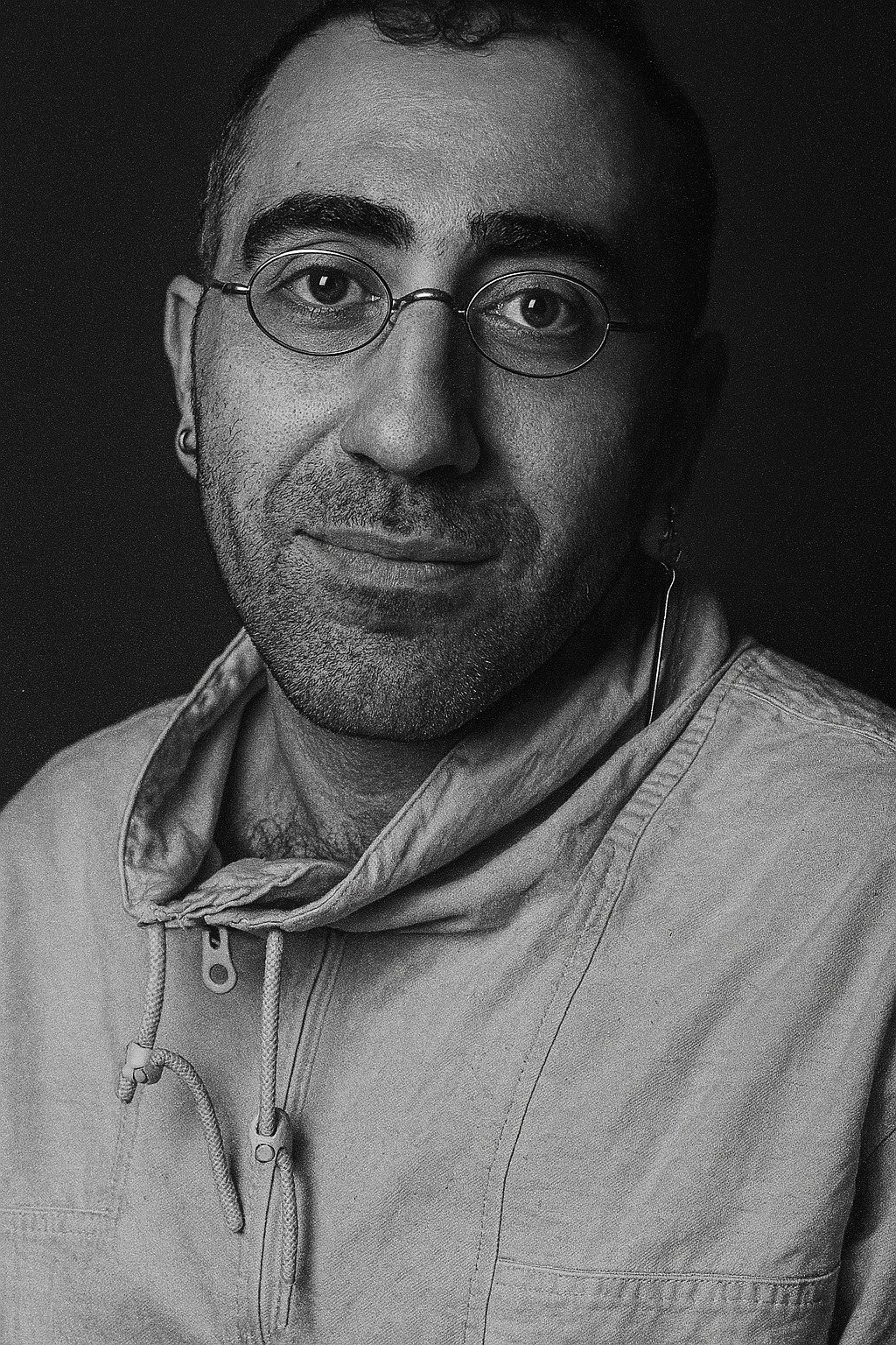 بازیگر Behdad Esfahbod  