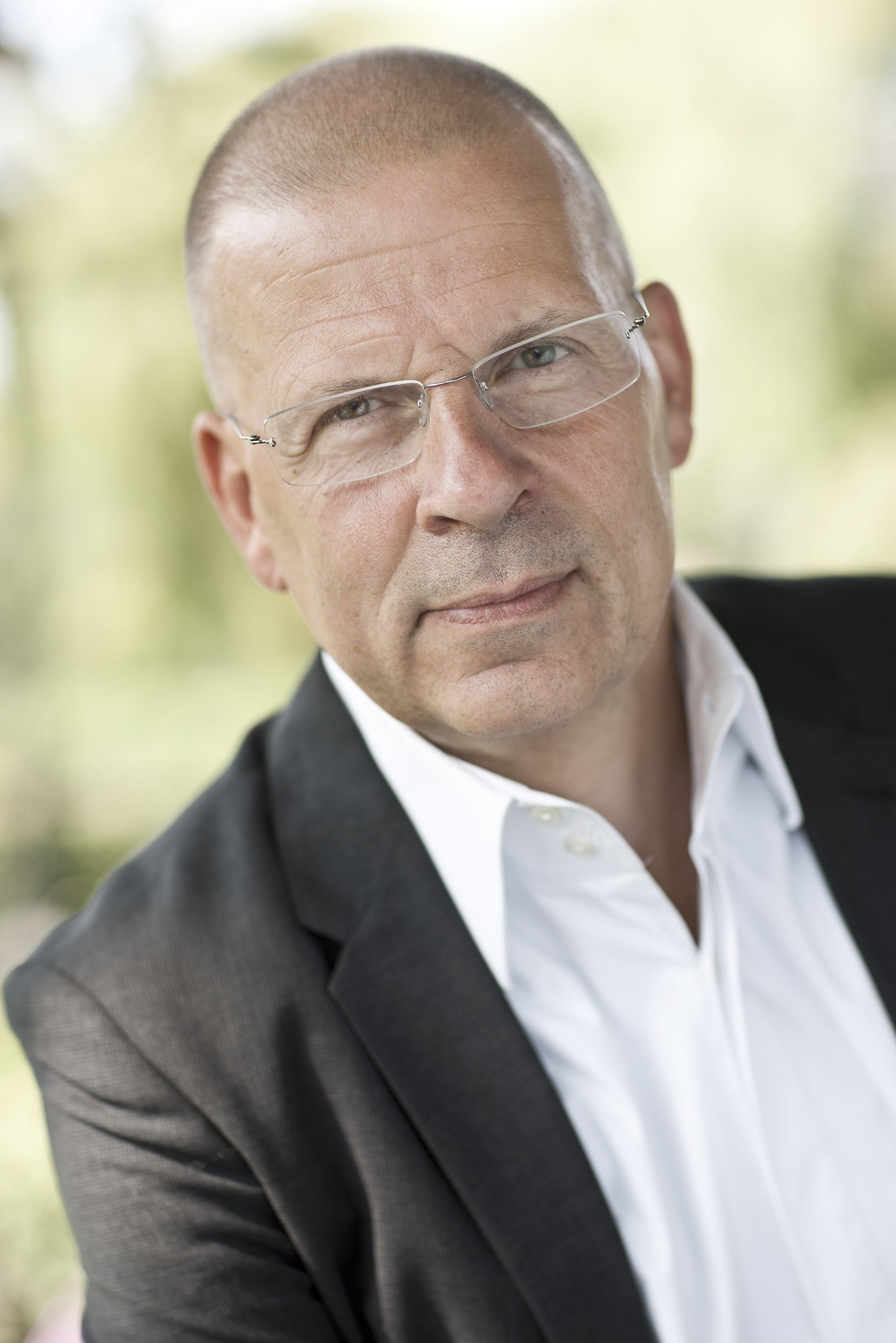 بازیگر Benny Fredriksson  