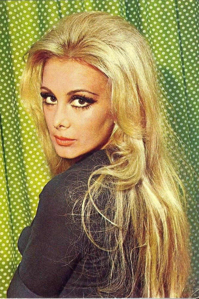 بازیگر Filiz Akın  