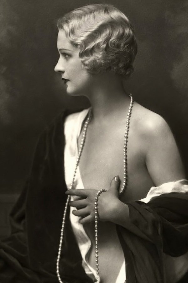 بازیگر Marie Stevens  