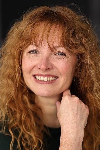 بازیگر Caroline Roberge  