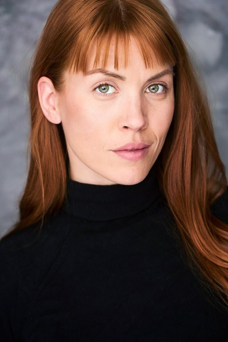 بازیگر Paige Phillips  