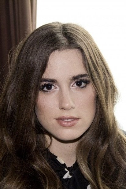 بازیگر Ryn Weaver  