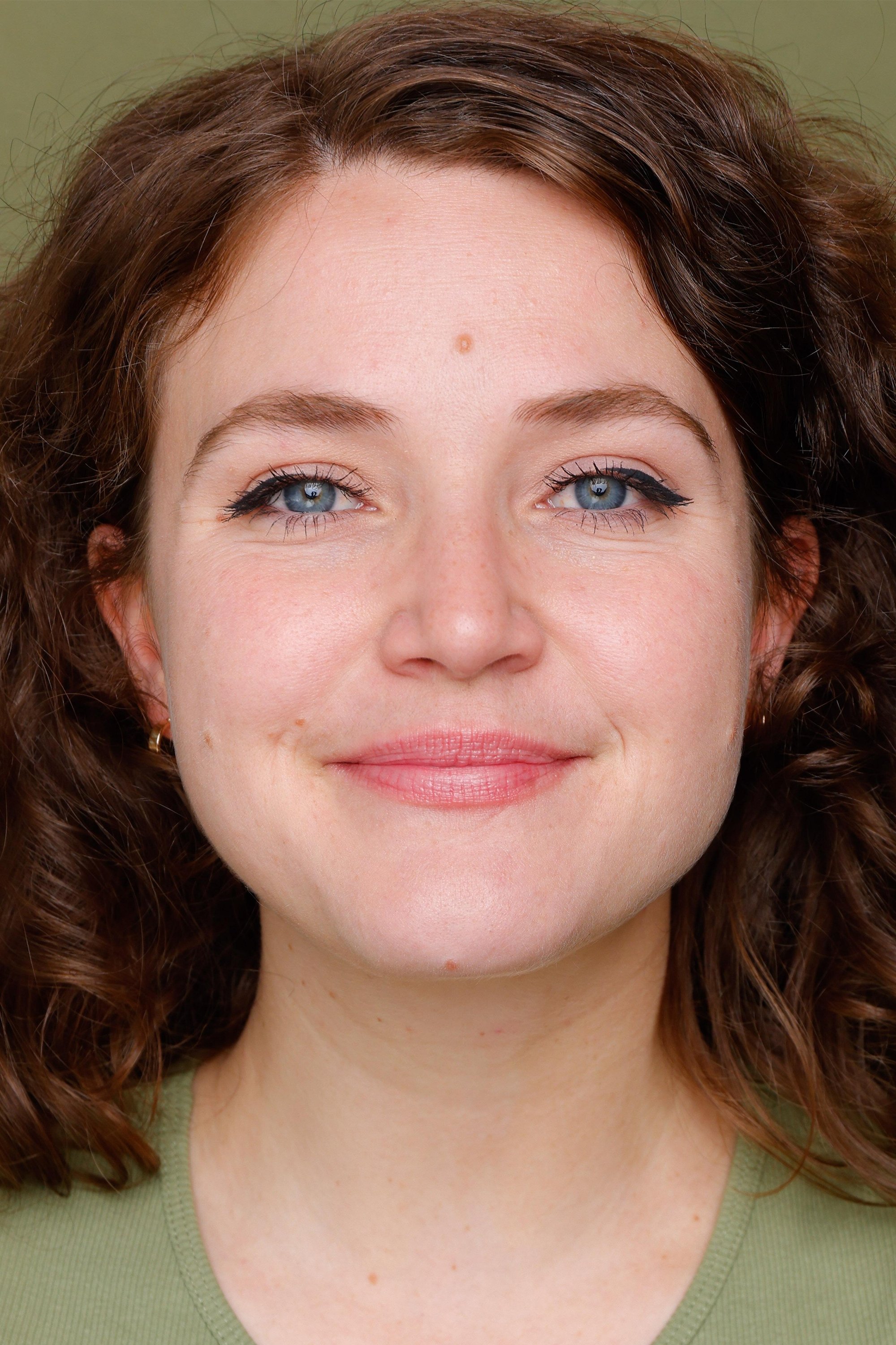 بازیگر Olivia Cade  