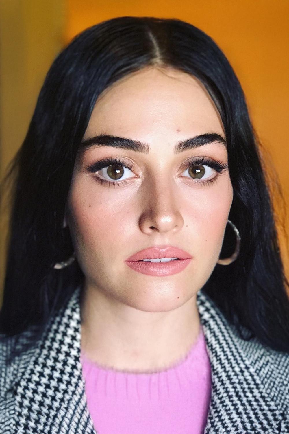بازیگر Esra Bilgiç  