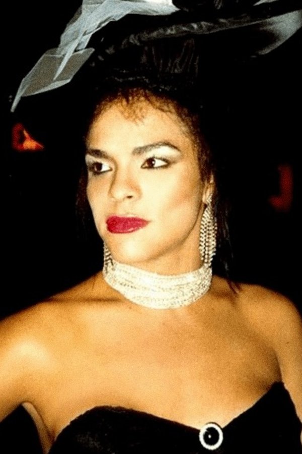 بازیگر Angie Xtravaganza  