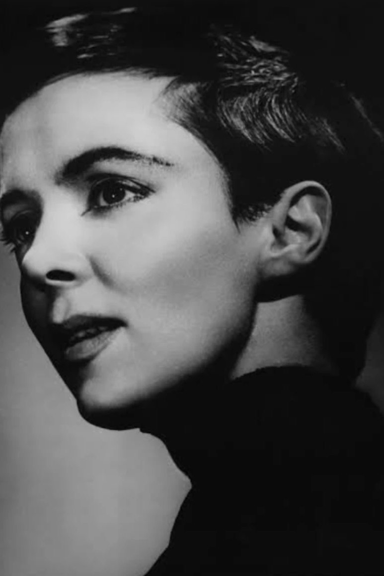 بازیگر Norma MacMillan  