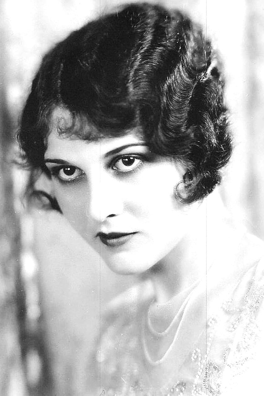 بازیگر Lorraine Eason  