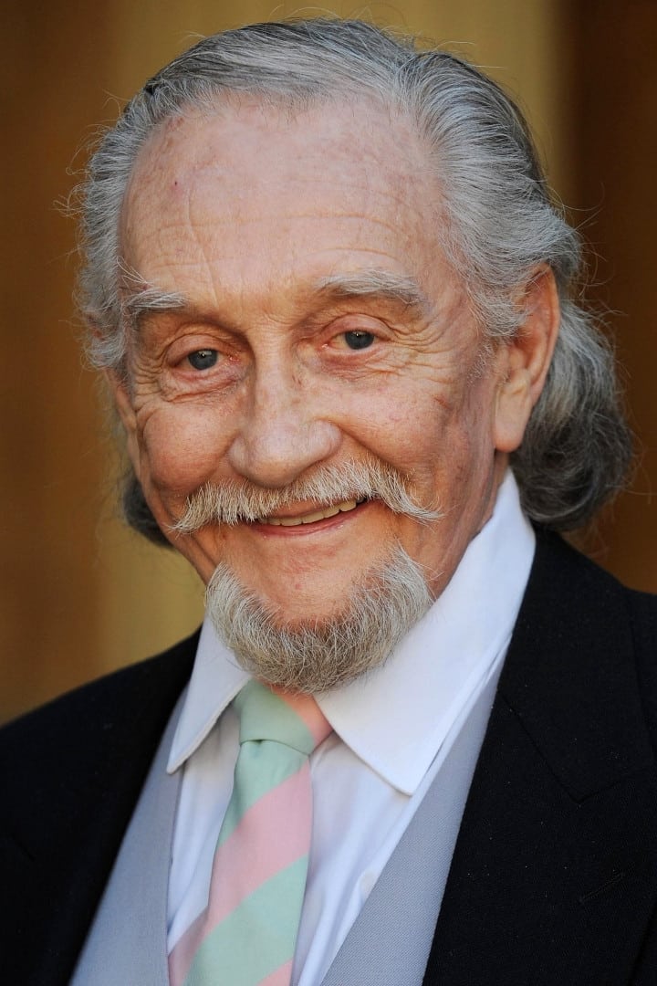 بازیگر Roy Dotrice  