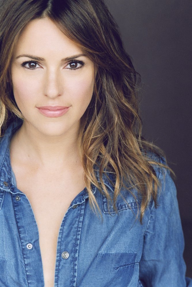 بازیگر Elizabeth Hendrickson  