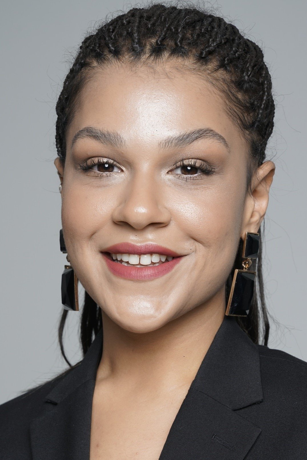 بازیگر Tara McMillan  
