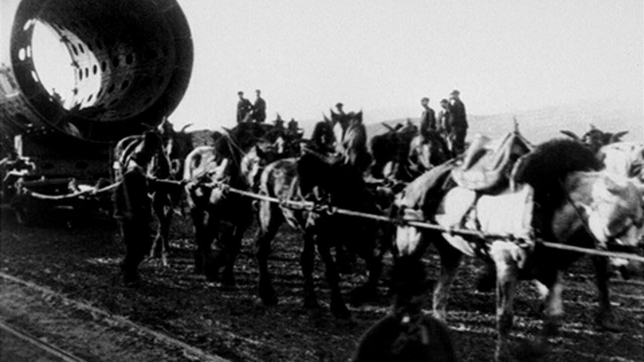 Transport d'une tourelle par un attelage de 60 chevaux|Transport d'une tourelle par un attelage de 60 chevaux