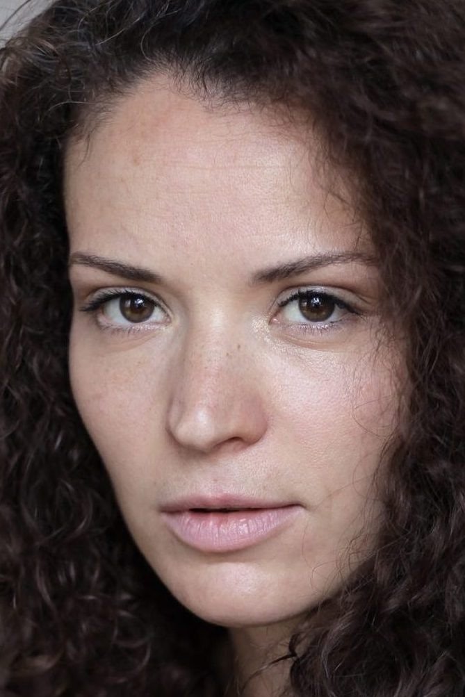 بازیگر Anaëlle Echalier  