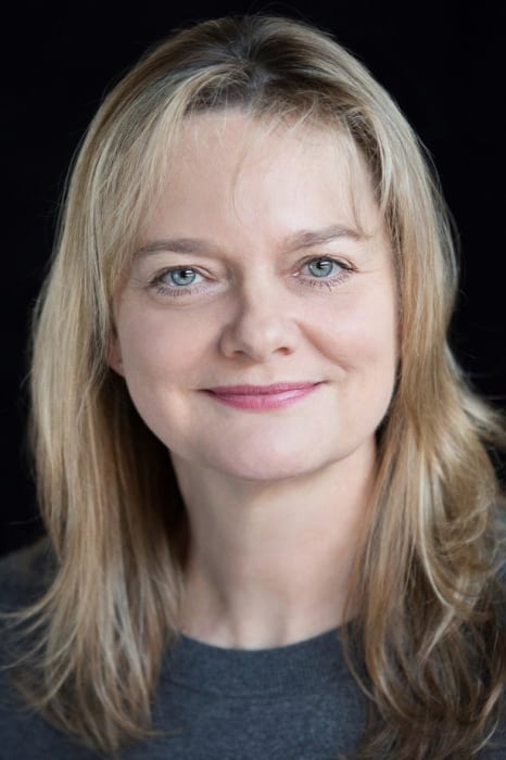 بازیگر Sarah Woodward  