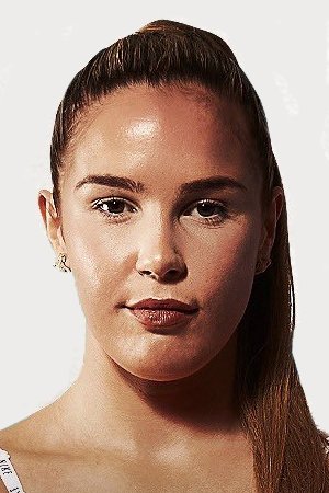بازیگر Chloe Watson  