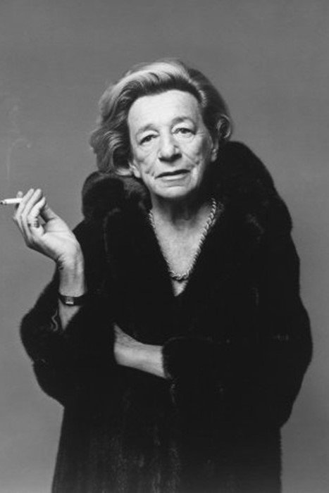 بازیگر Lillian Hellman  