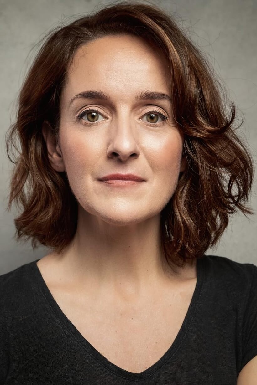 بازیگر Kirsty Hoiles  