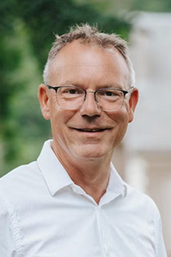 بازیگر Illya Rijnberg (52)  