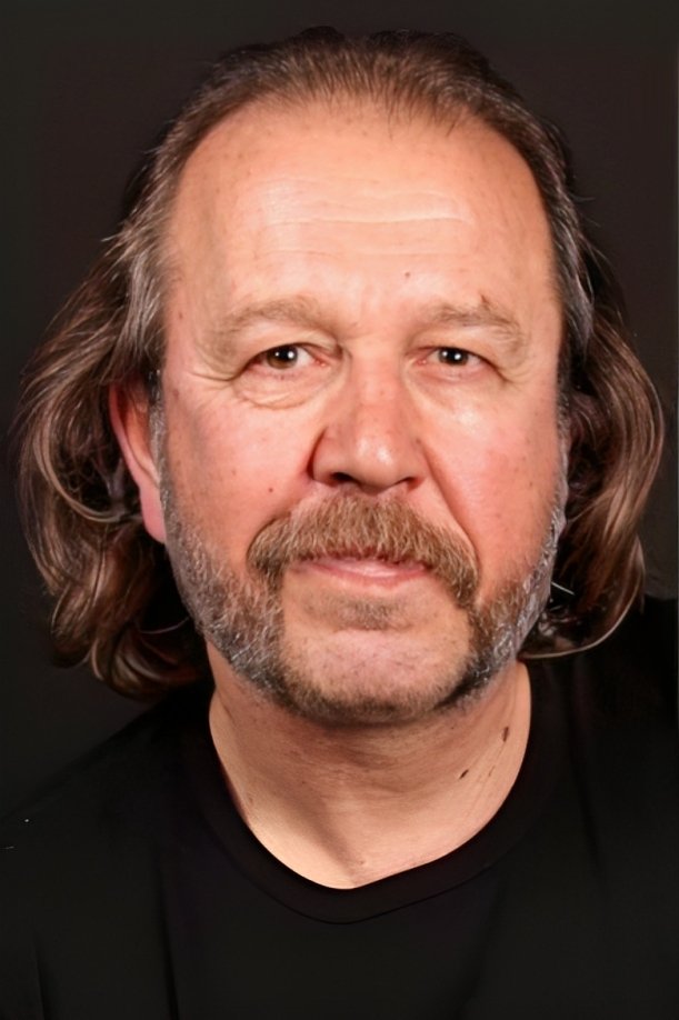 بازیگر Yaşar Gündem  