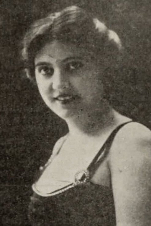 بازیگر Maude Hill  