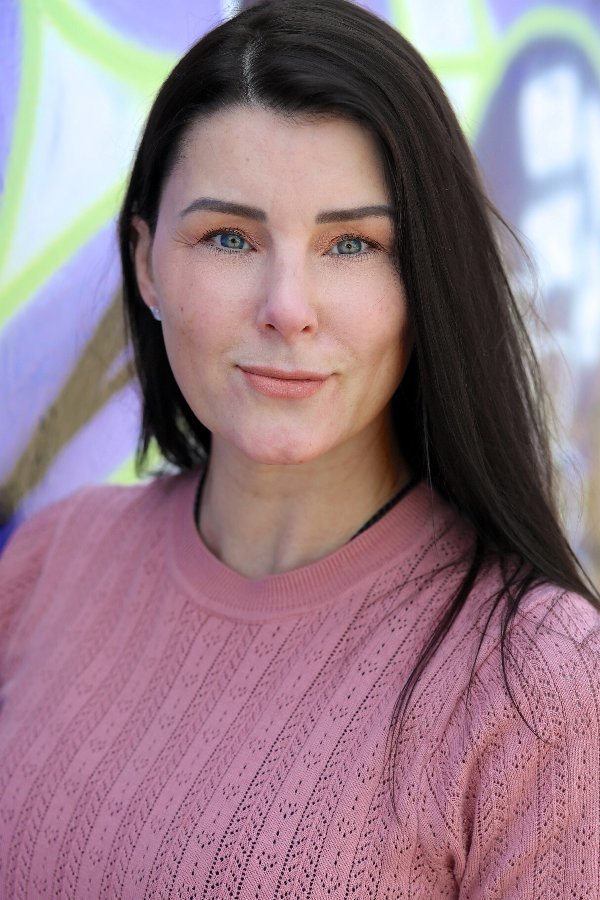 بازیگر Amanda Himsworth  