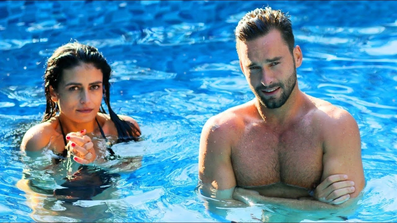The Mystery of That Swimming Pool|The Mystery of That Swimming Pool