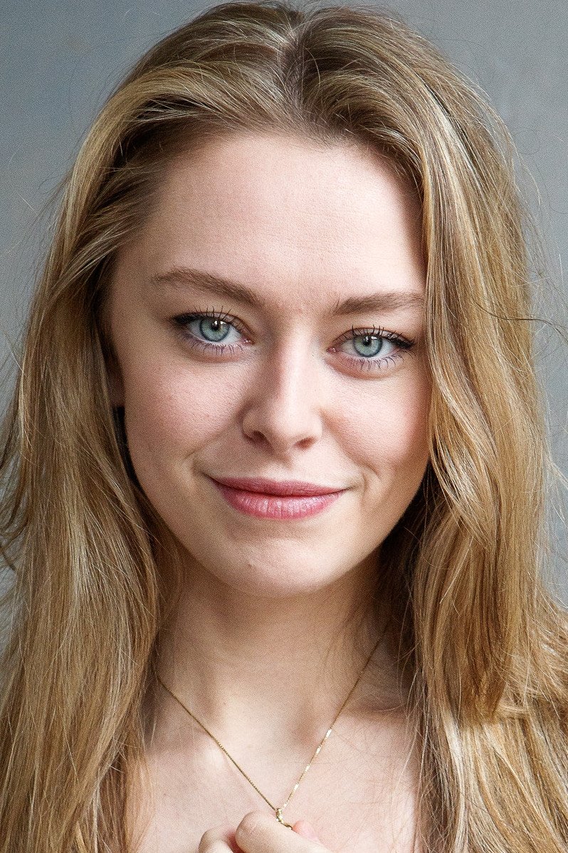 بازیگر Lisa Zweerman  