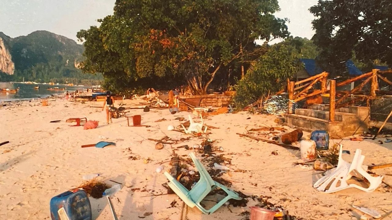 Tsunami|Tsunami