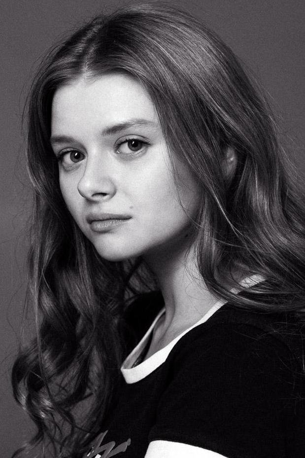 بازیگر Alyssa Lozovskaya  