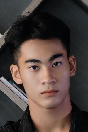 بازیگر Austin Kijchunhakan Hongsombud  