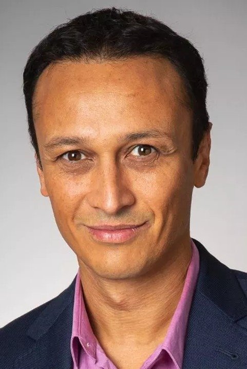 بازیگر Chris Bisson  