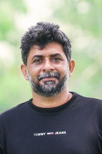 بازیگر Shahi Kabir  