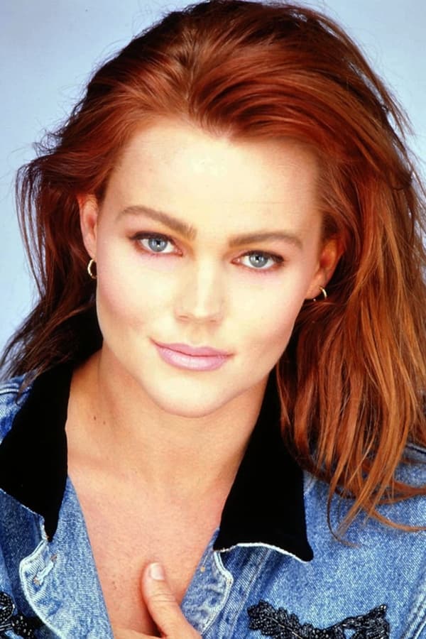 بازیگر Belinda Carlisle  