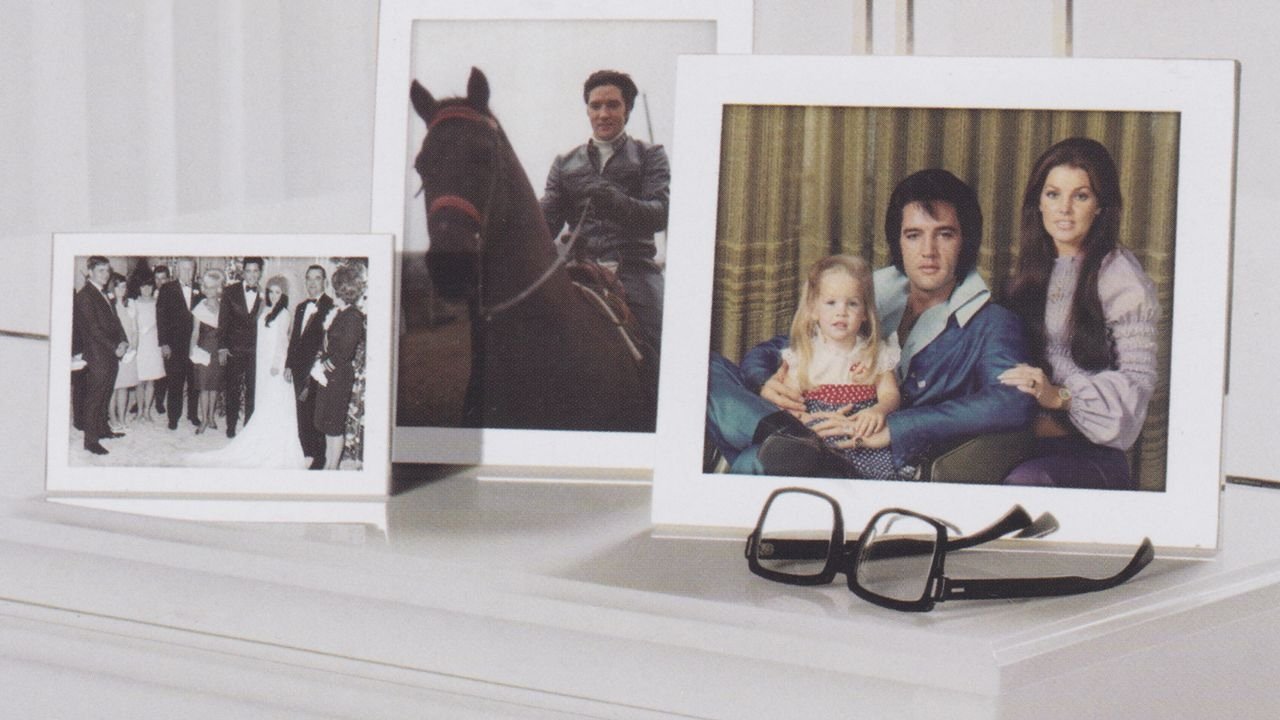 Elvis by the Presleys|Elvis by the Presleys