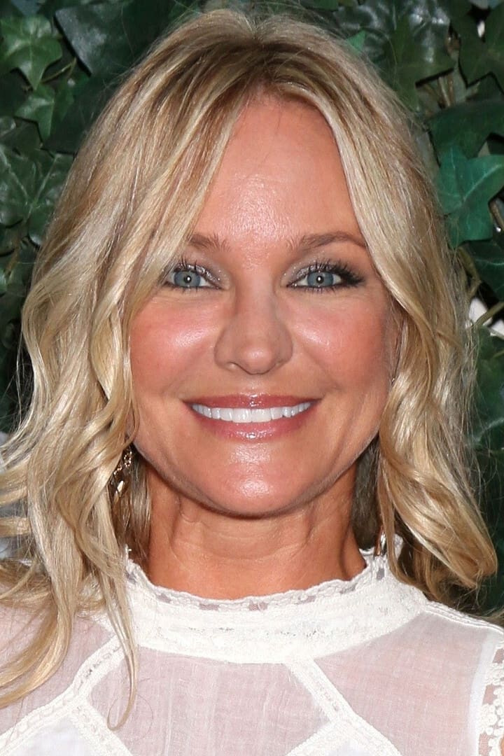 بازیگر Sharon Case  