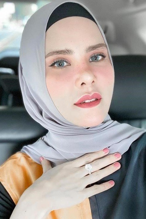 بازیگر Angel Lelga  
