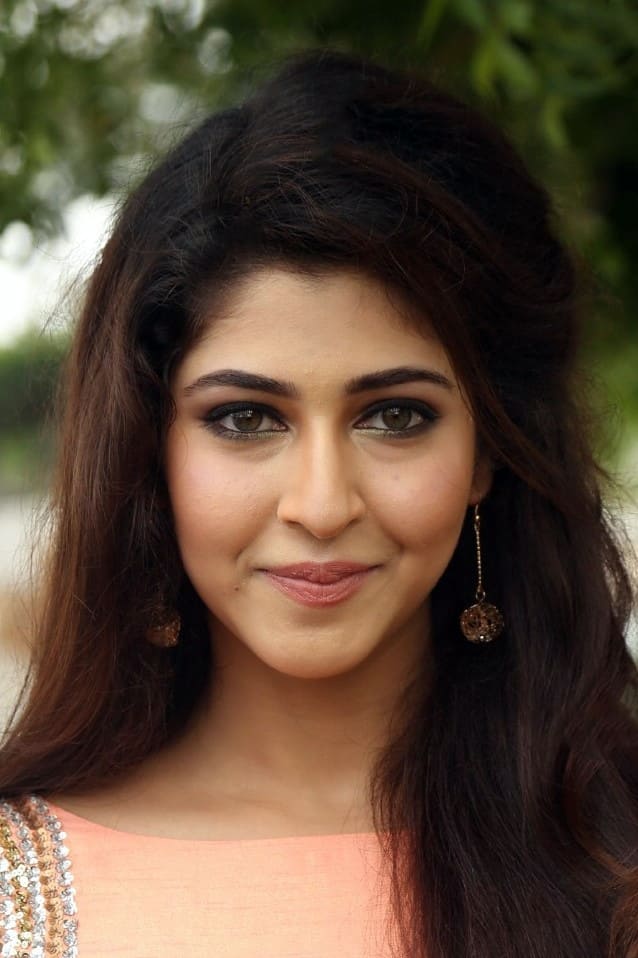 بازیگر Sonarika Bhadoria  