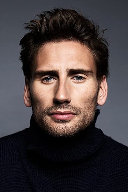 بازیگر Edward Holcroft  