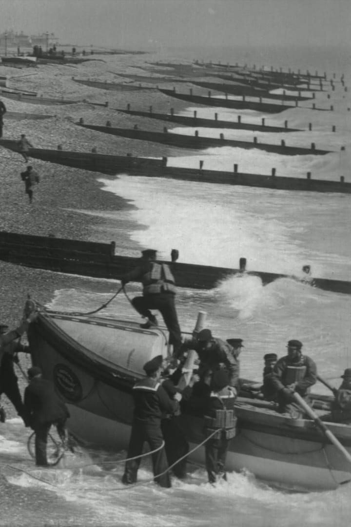 Launch of the Worthing Lifeboat Coming Ashore | Launch of the Worthing Lifeboat Coming Ashore