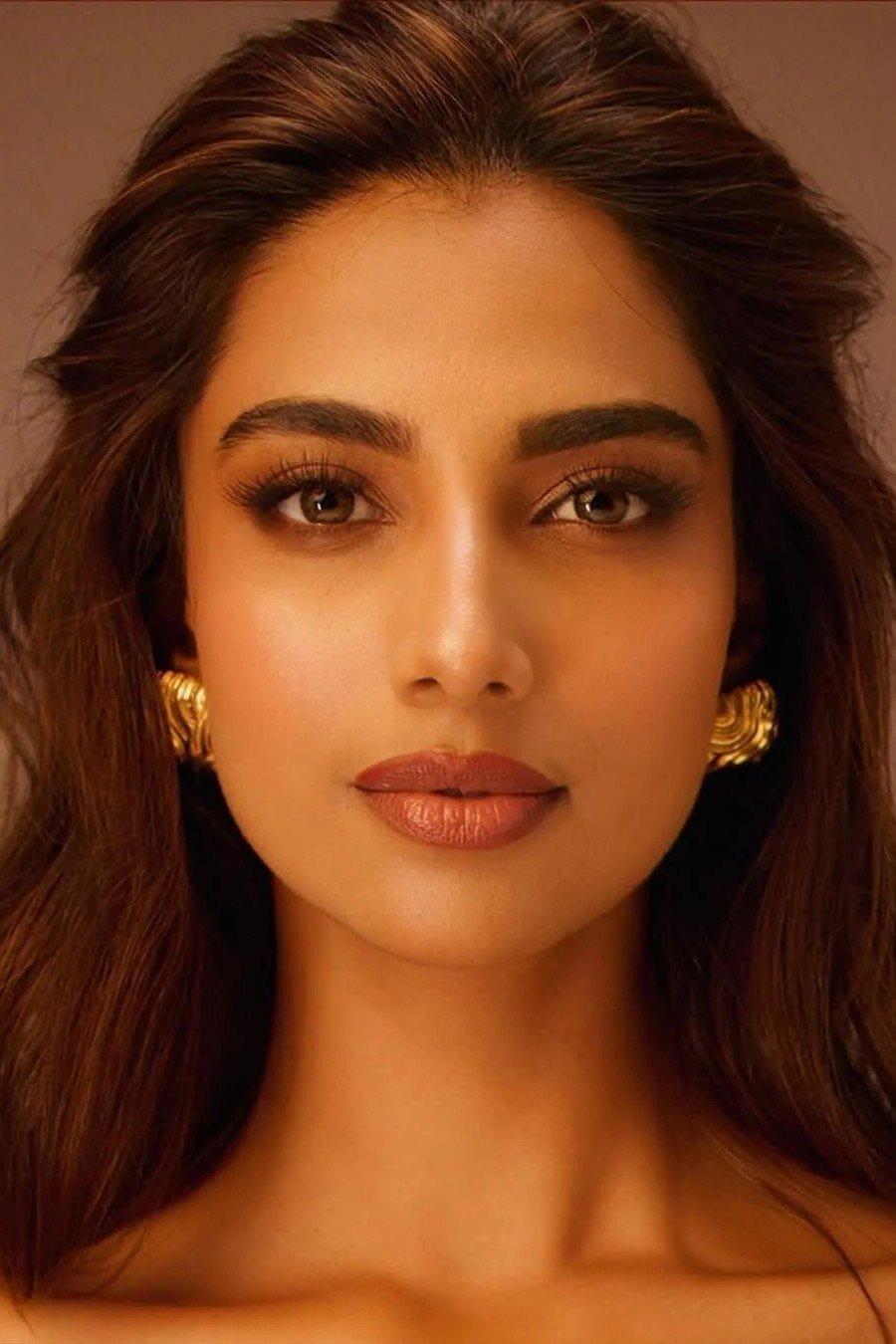 بازیگر Meenakshi Chaudhary  