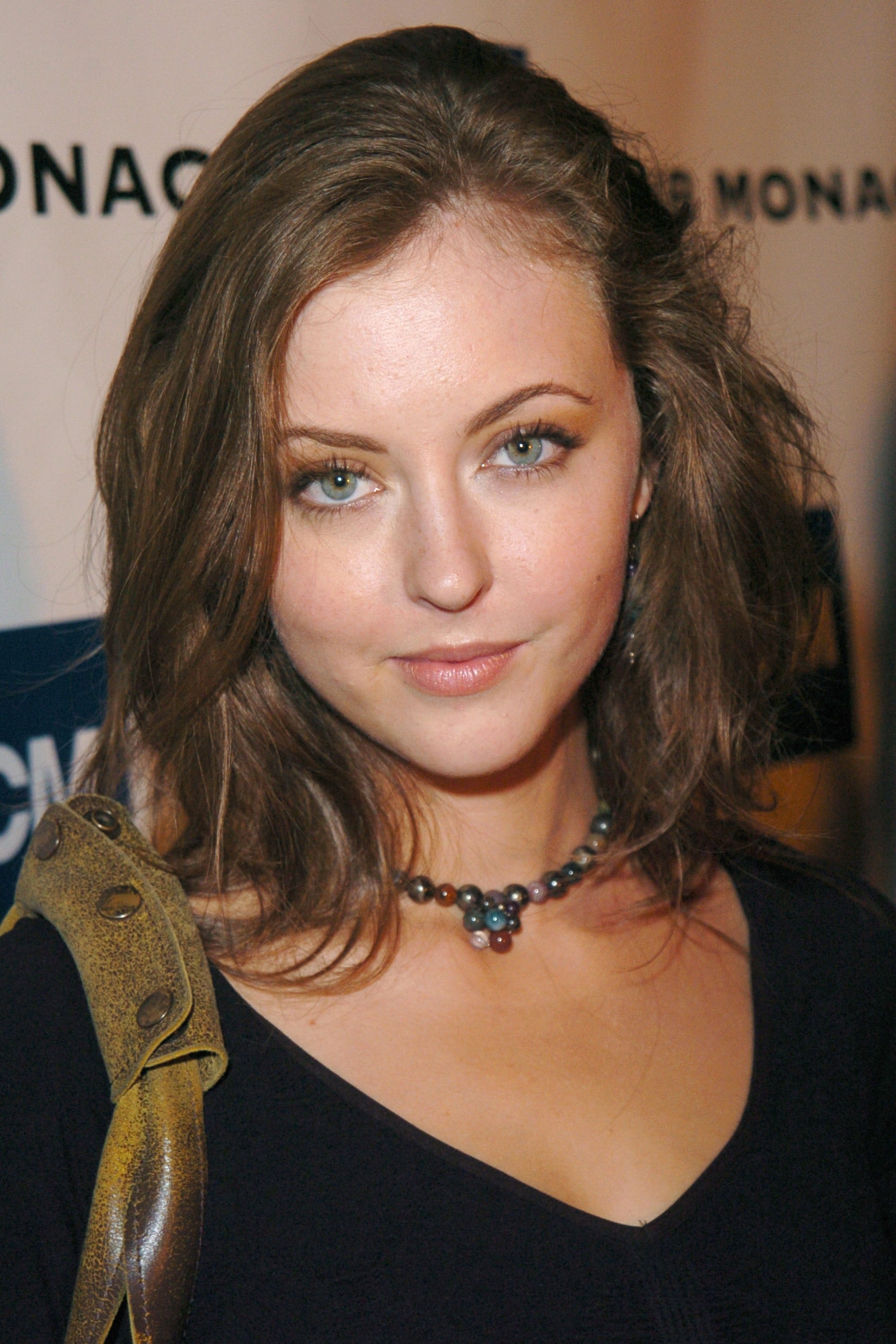 بازیگر Katharine Isabelle  