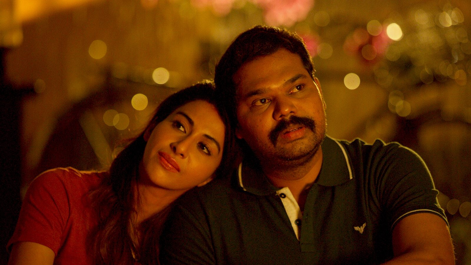 பருந்தாகுது ஊர்க்குருவி|பருந்தாகுது ஊர்க்குருவி