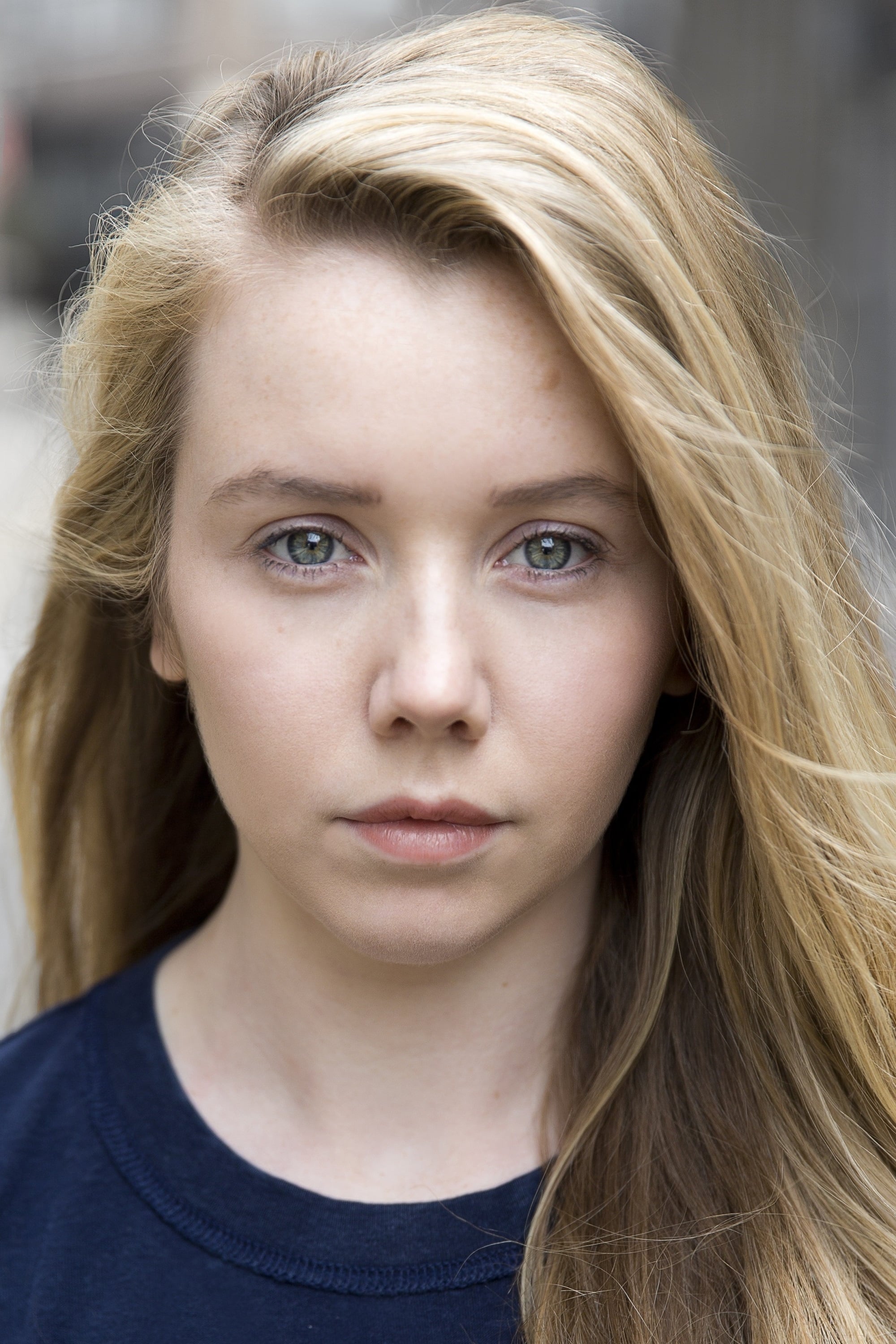 بازیگر Lauren Lyle  