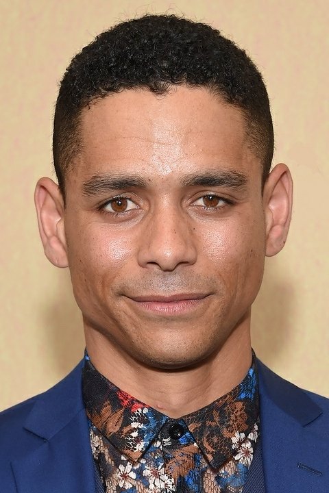 بازیگر Charlie Barnett  