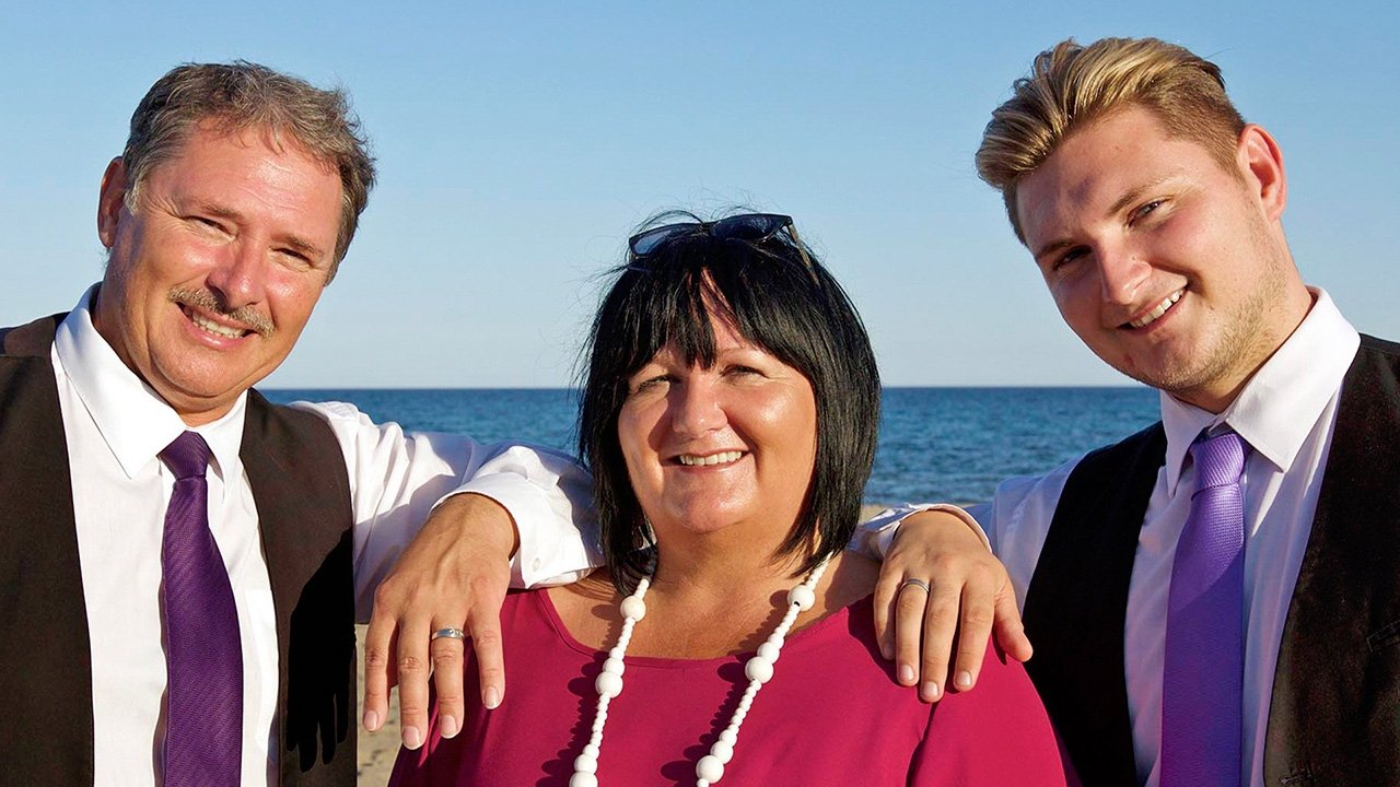 Sun, Sea and Selling Houses|Sun, Sea and Selling Houses