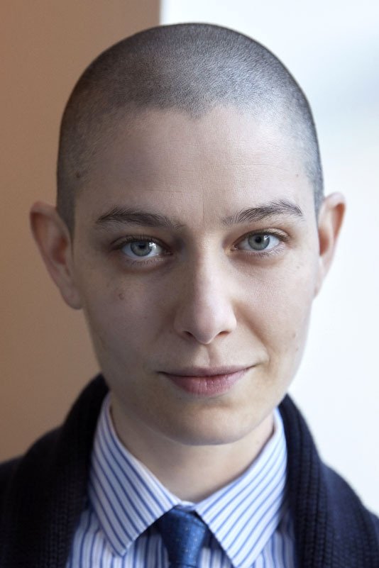 بازیگر Asia Kate Dillon  