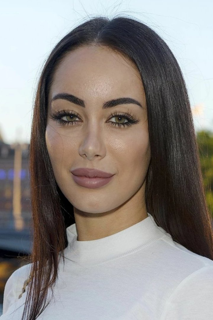بازیگر Rebecca Stella Dion  