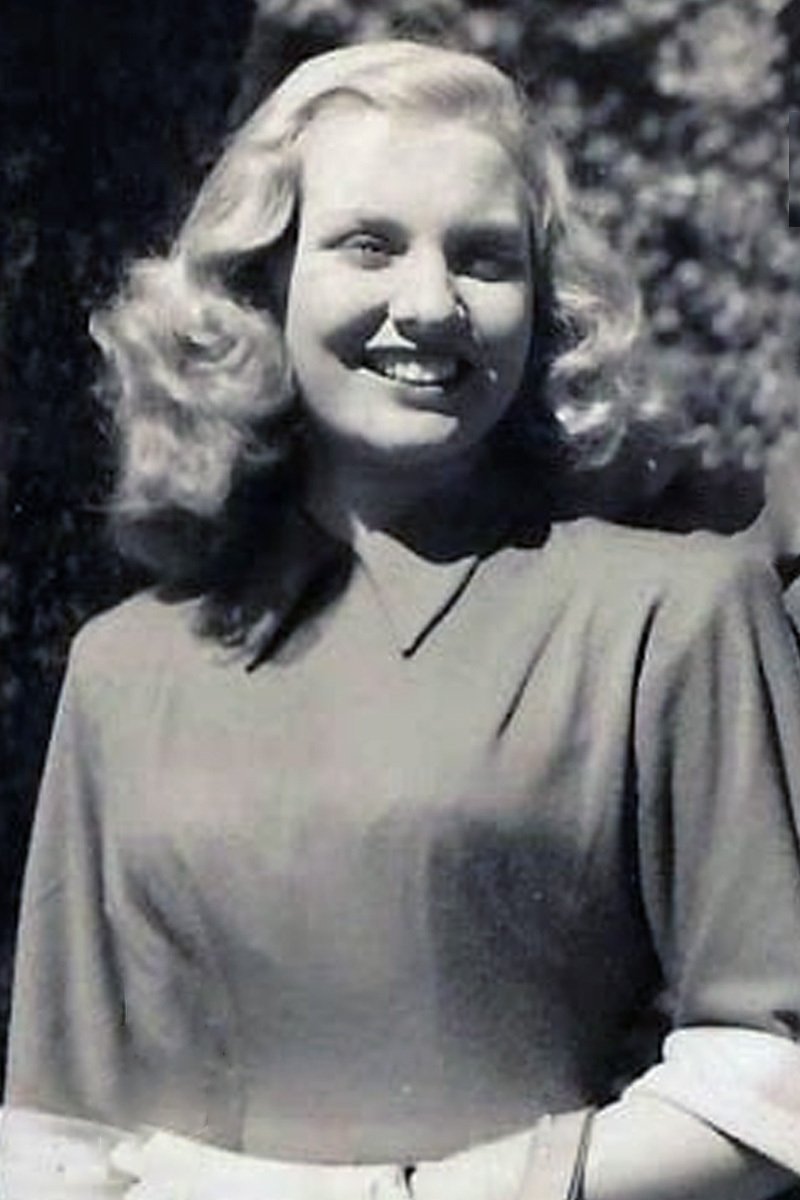 بازیگر Nelly Duggan  