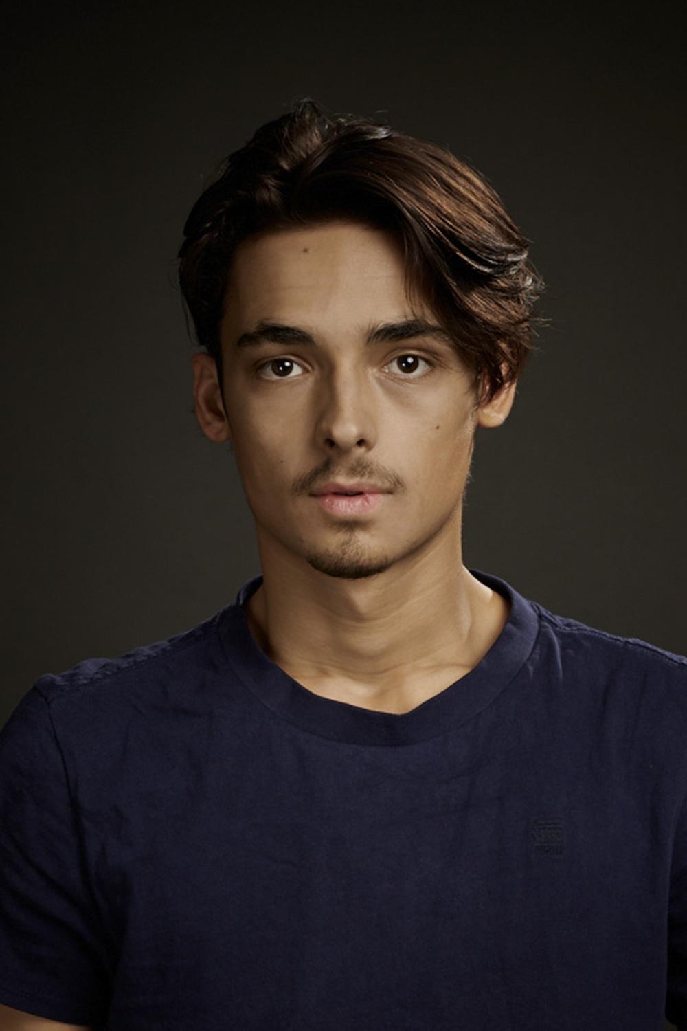بازیگر Arsenij Walker  